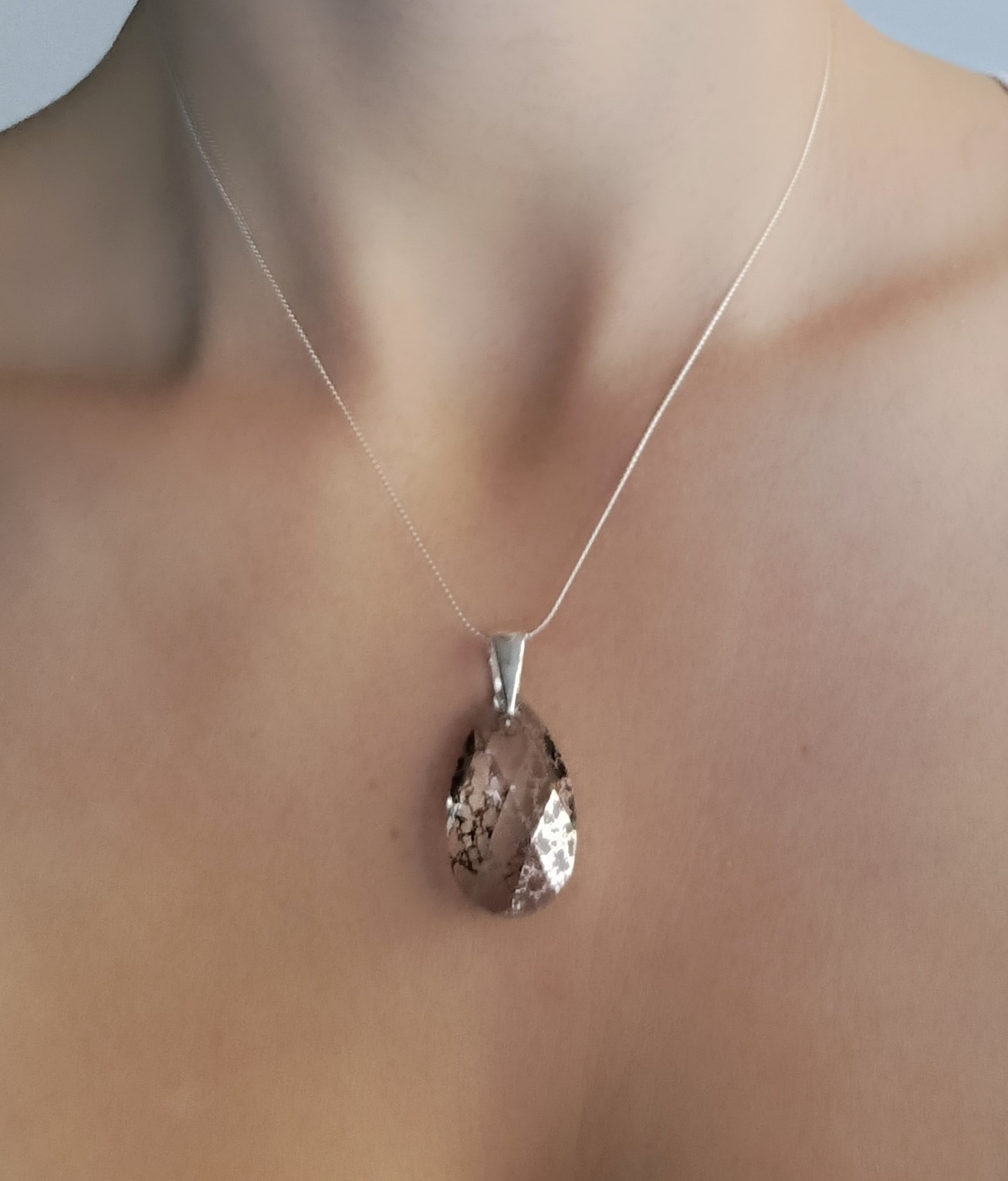 Náhrdelník Swarovski elements hruška Crystal Rose Patina 28mm – Obrázok 2