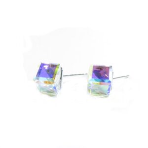 Náušnice swarovski kocky 8 mm vo farbe CRYSTAL AB- napichovačky